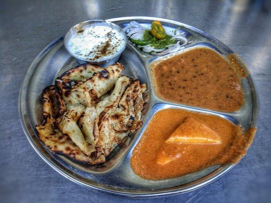 Chawla De Mashoor Amritsari Naan